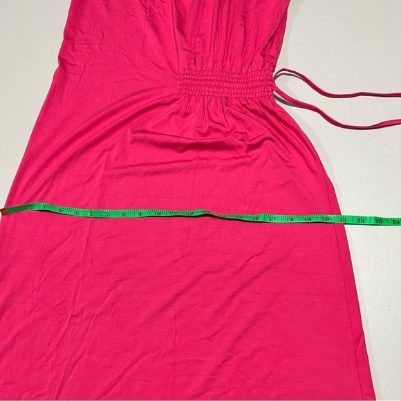 🆕 Badgley Mischka Shoulder Pad T-Shirt Dress With Side Detail in Hot Pink - Picture 11 of 11